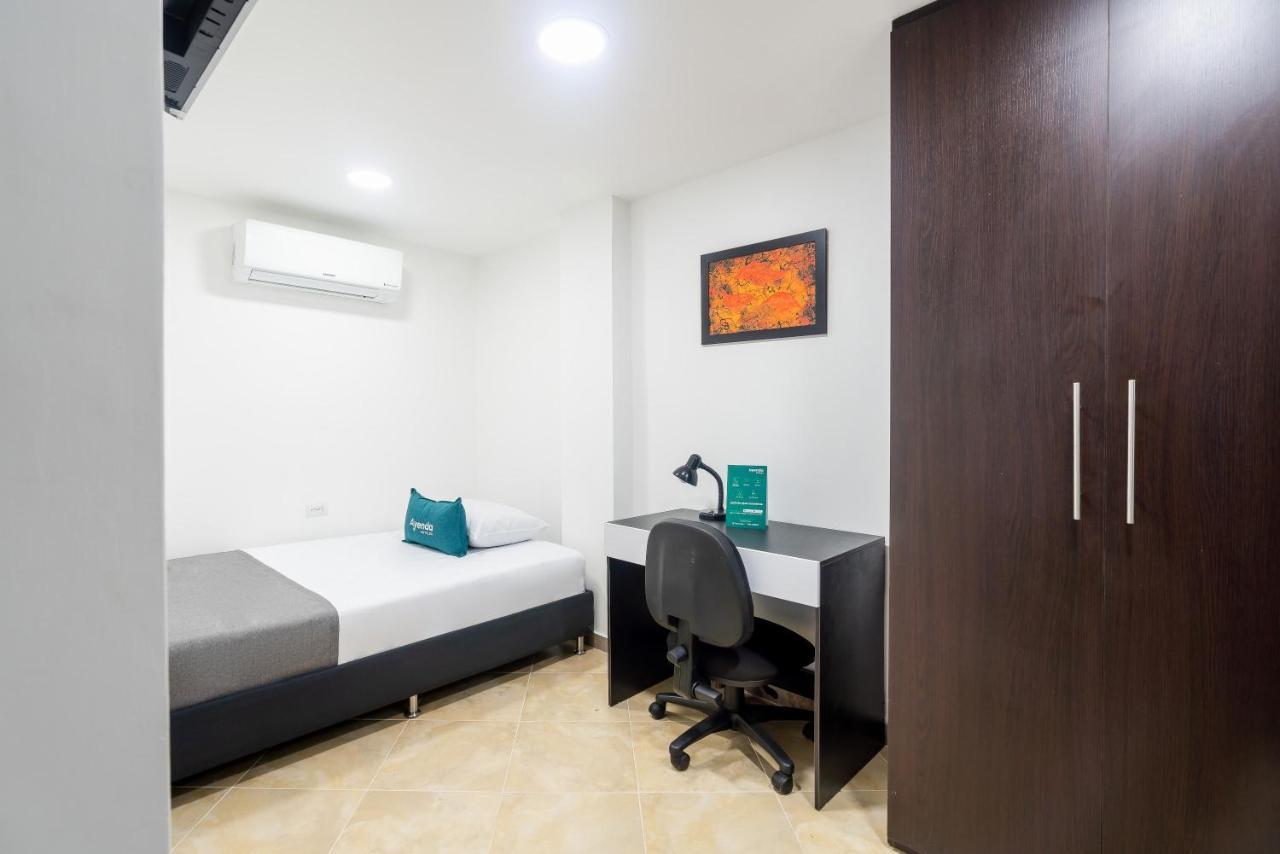 Готель Ayenda Coliving La 78A Медельїн Екстер'єр фото