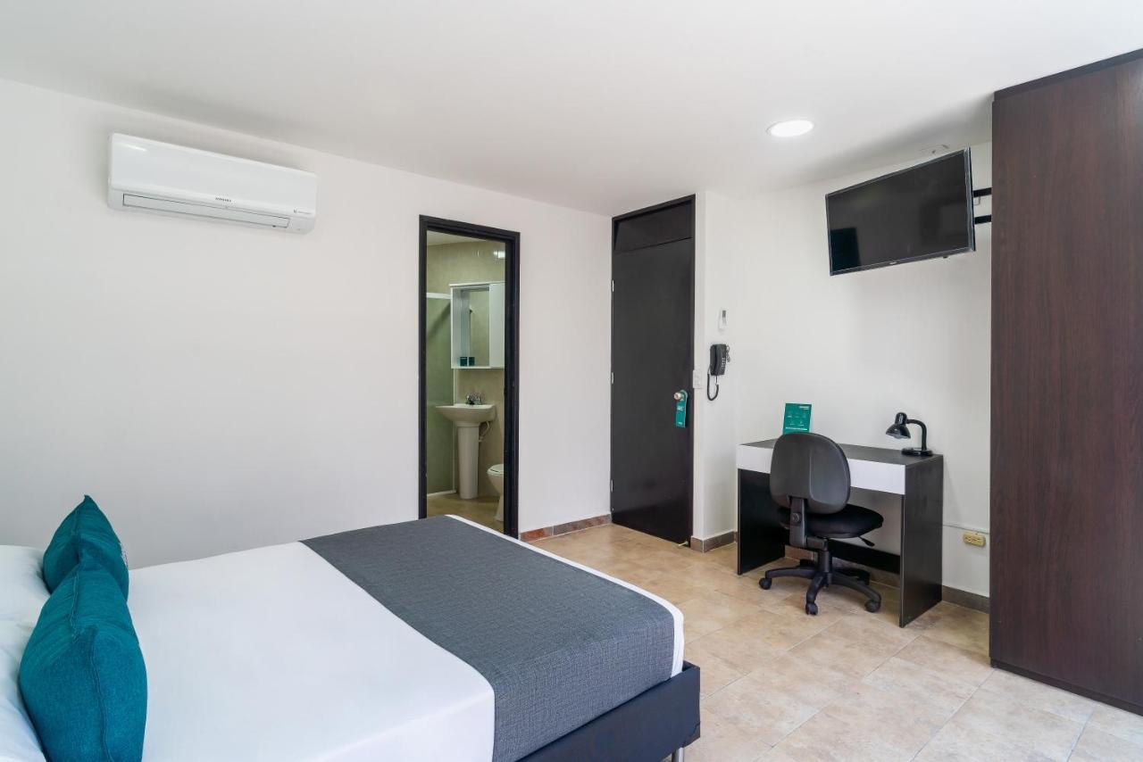 Готель Ayenda Coliving La 78A Медельїн Екстер'єр фото